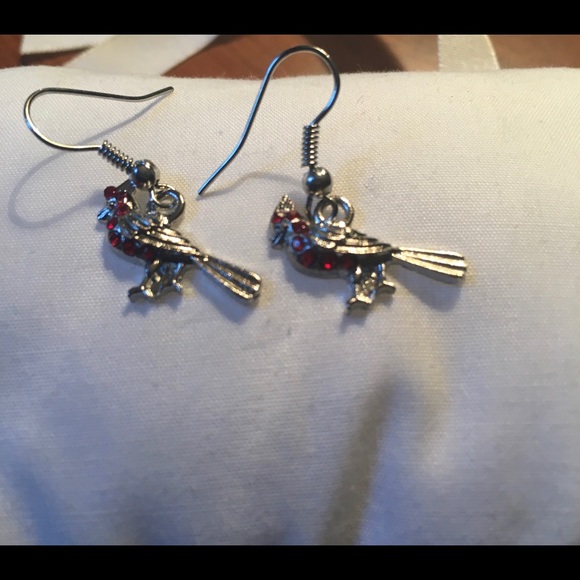 🆕Cardinal Dangle Earrings - Picture 2 of 2